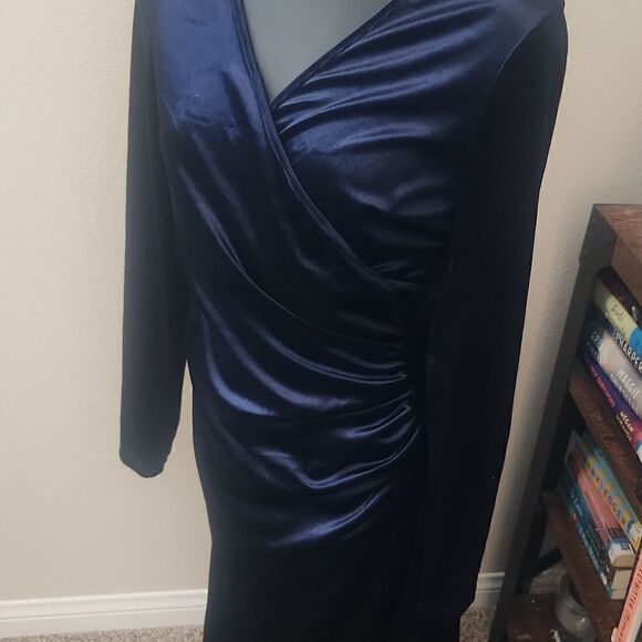 Zaberry Dress  - Picture 3 of 12